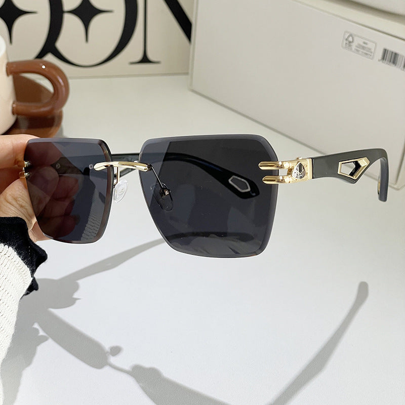 Street Shooting Ins Trendy Trimming Sunglasses Black And Grey Lens Black Legs GlamzKart