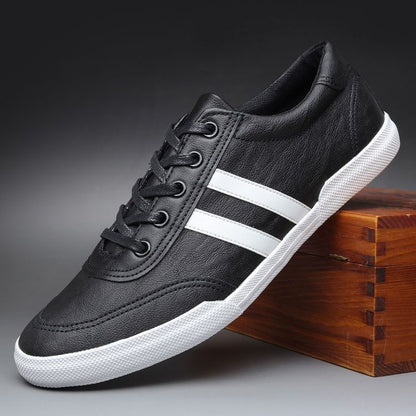 Men's Shoes Spring And Summer Breathable Fashionable Shoes Casual Odor-destroying Leather Black And White Shoes GlamzKart